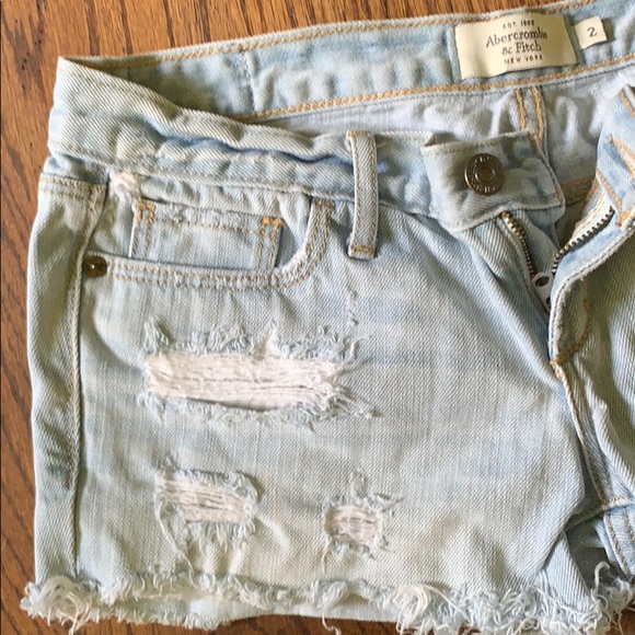 Abercrombie and Fitch shorts - Picture 3 of 7